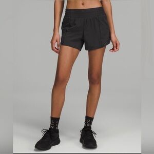 Lululemon Hotty Hot High-Rise Lined Shorts 4” 🖤